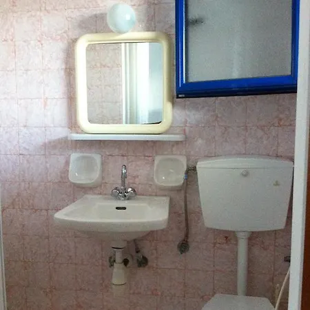Oasis Azolimnos